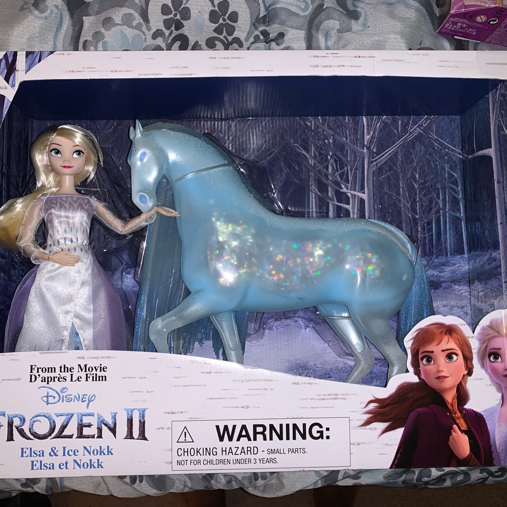 Disney Frozen II Elsa and Ice Nokk Set - Blue and White